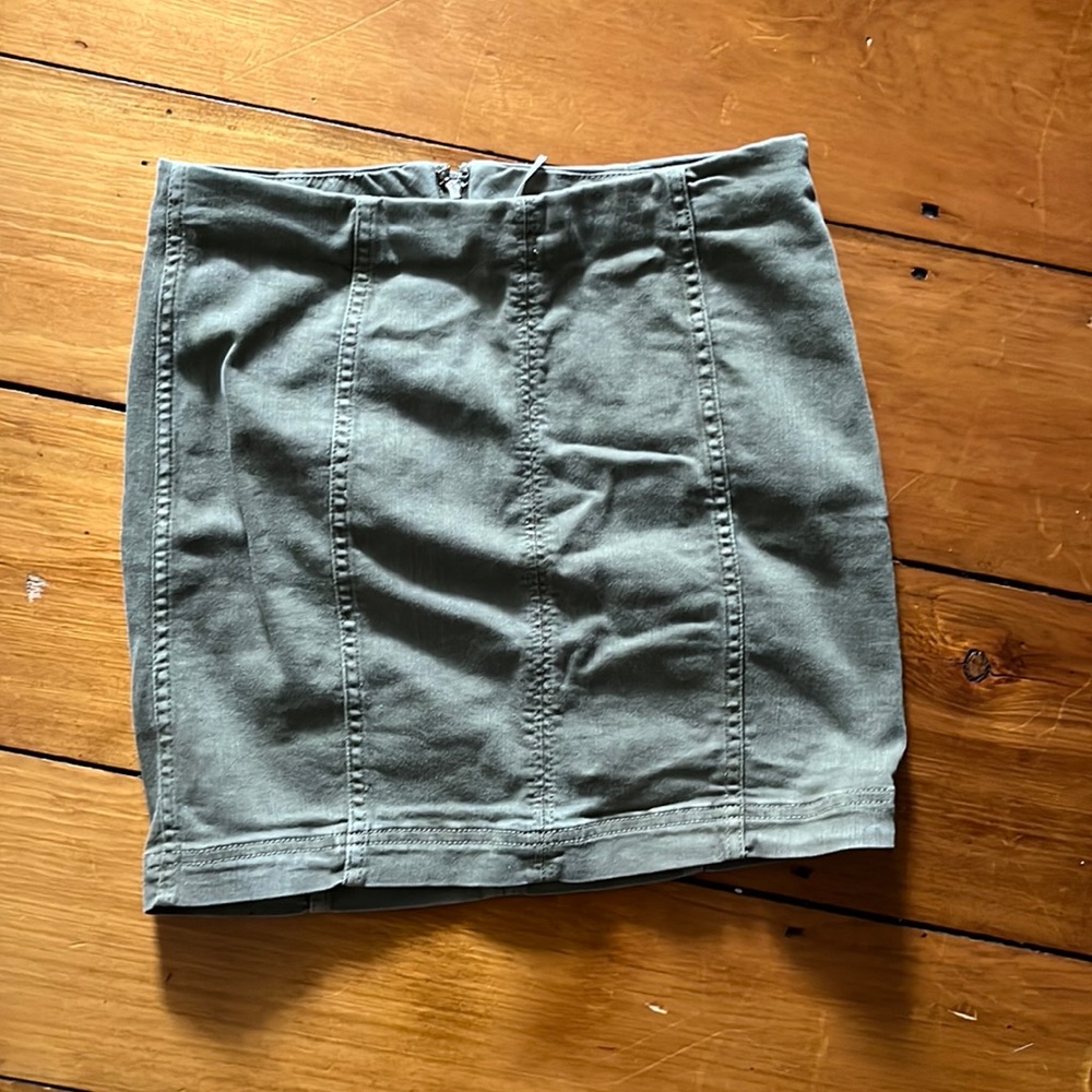 Green free people skirt size 2